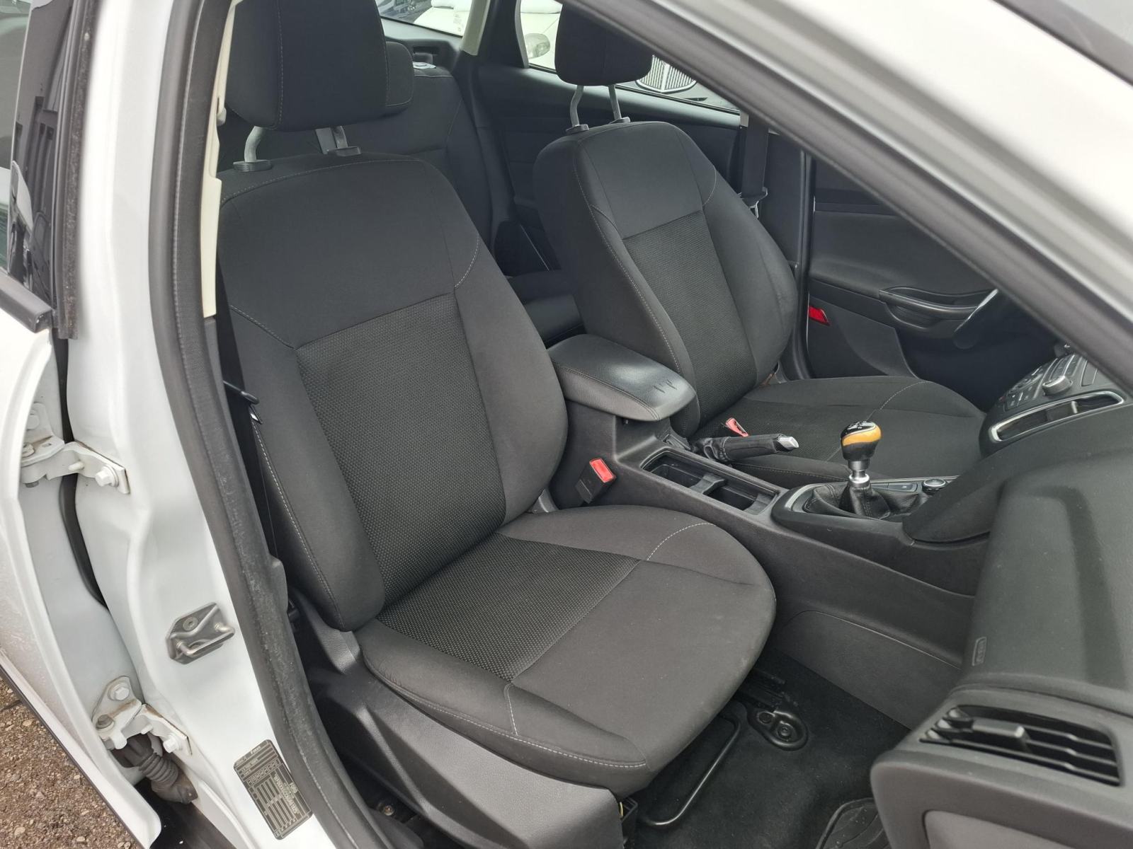 Ford Focus Karavan 1.5TDCi ++mj.rata 62€ / 1VL. /HR AUTO / u PDV-u++, fotografija 15