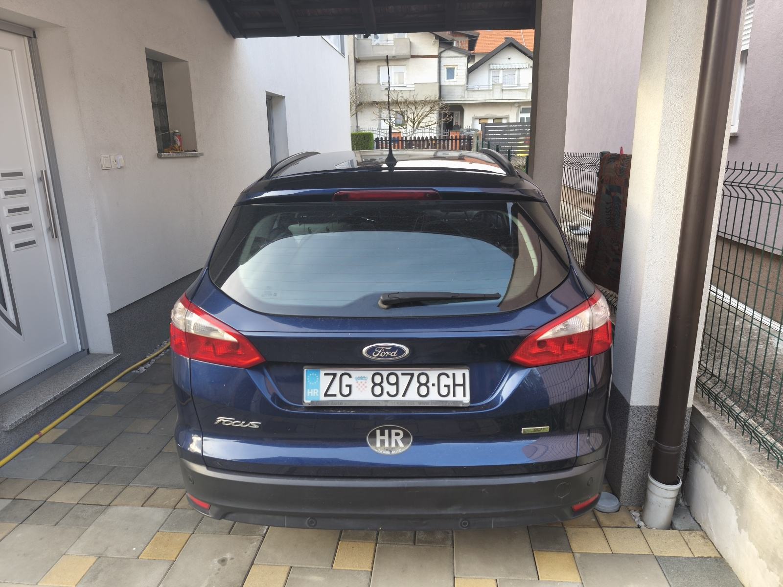 Ford Focus Karavan 1.6 tdci-registriran godinu dana, pogled izvana - slika 2