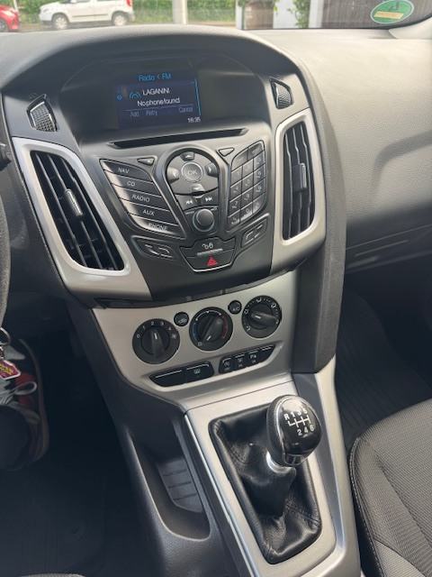 Ford Focus Karavan 1,6 odlično stanje. 129.000 km REG DO 7/2027, fotografija 7