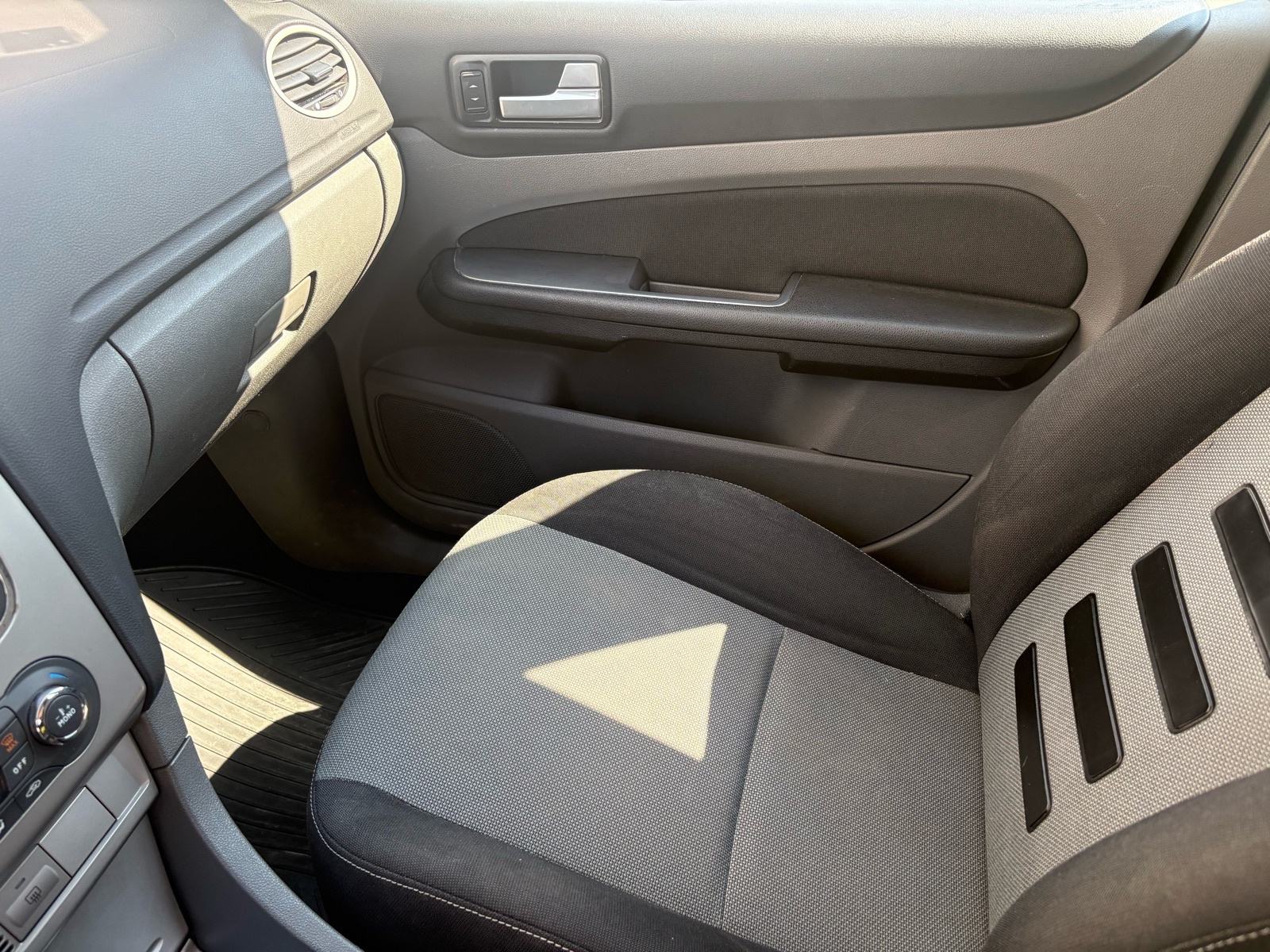 Ford Focus Karavan 1,6, fotografija 12