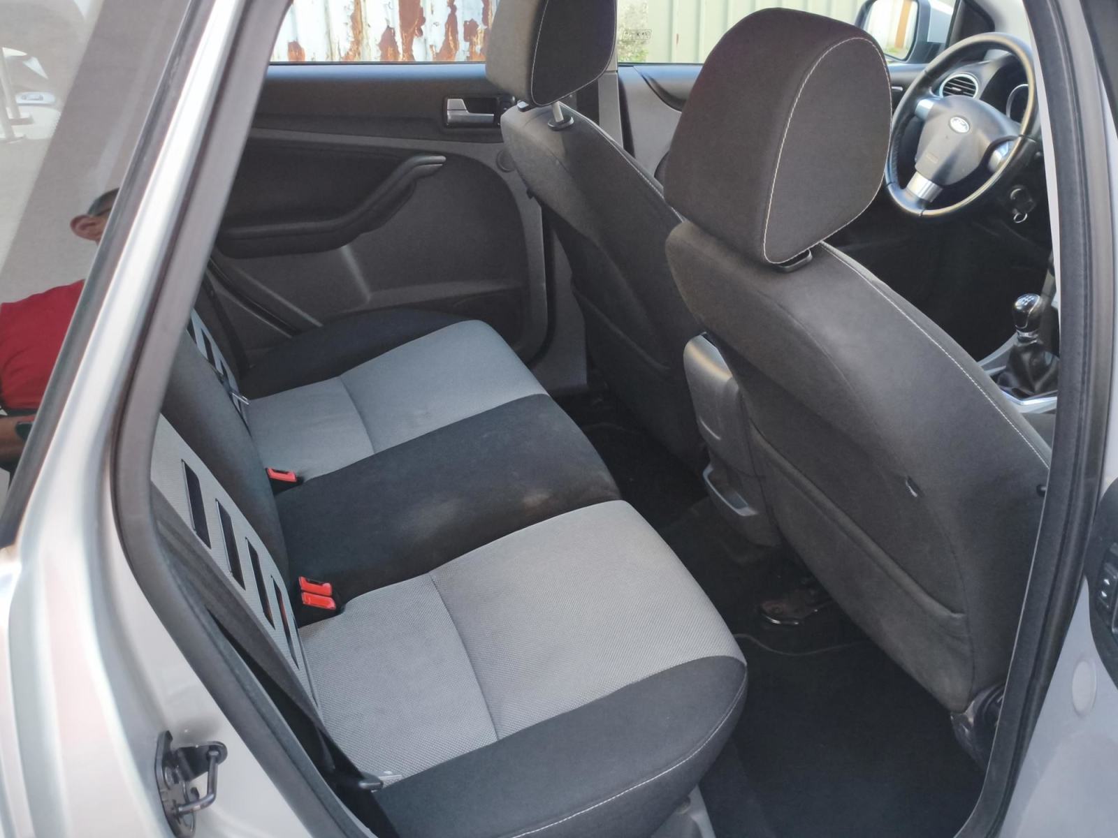 Ford Focus Karavan 1,6, fotografija 2