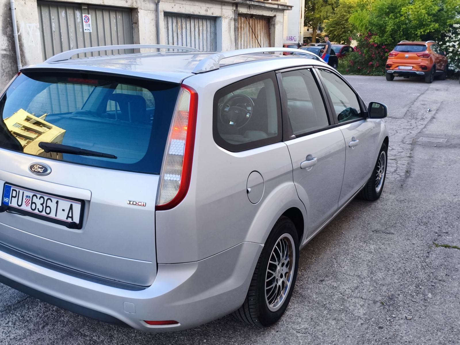 Ford Focus Karavan 1,6, fotografija 6
