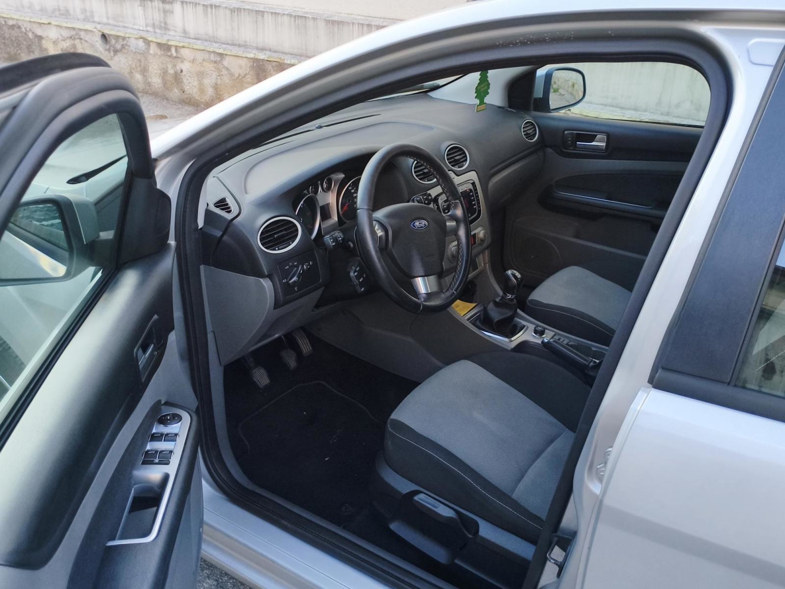 Ford Focus Karavan 1,6, fotografija 7