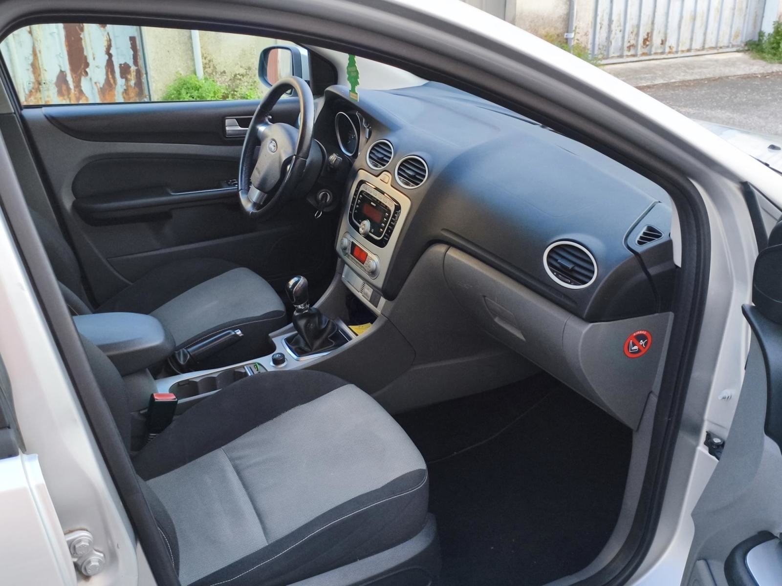 Ford Focus Karavan 1,6, fotografija 9