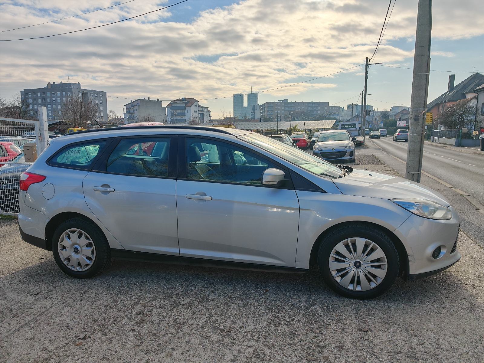 Ford Focus Karavan 1.6 TDCi 2014g, 325 tkm, fotografija 6