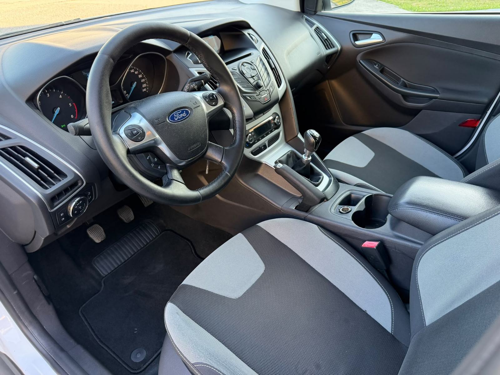 Ford Focus Karavan 1.6 TDCI, HR auto, veliki servis, 2014.g, alu, fotografija 8