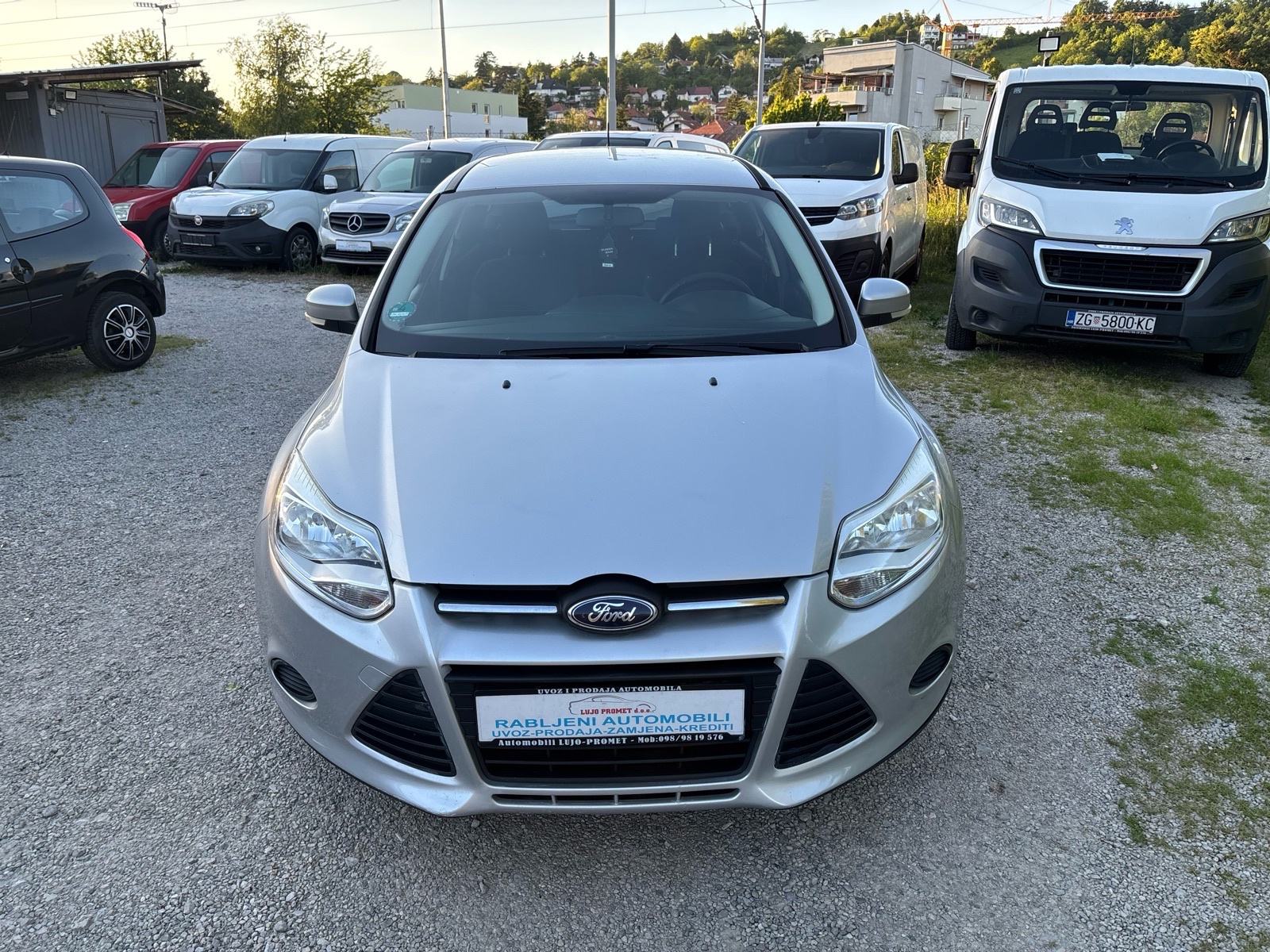 Ford Focus Karavan 1,6 TDCI-KLIMA-NAVI-PDC-MFV-NEMA 5%-KARTICE-36 RATA, fotografija 3