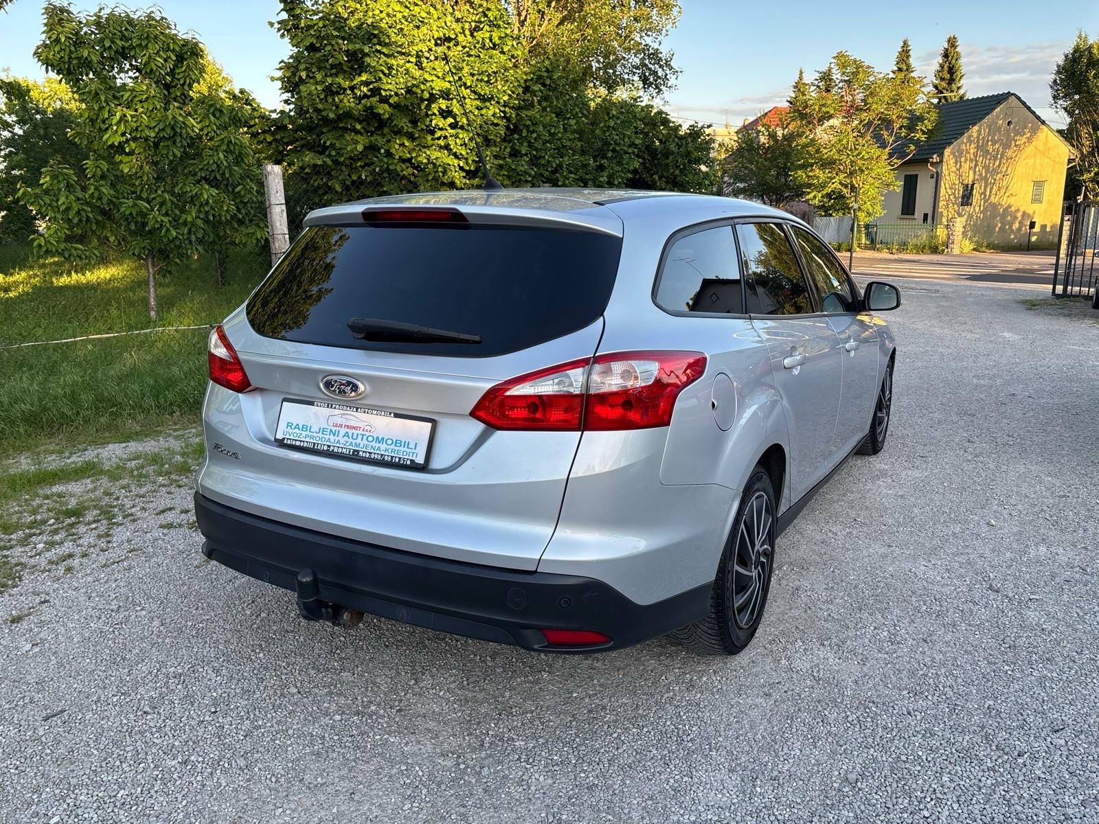 Ford Focus Karavan 1,6 TDCI-KLIMA-NAVI-PDC-MFV-NEMA 5%-KARTICE-36 RATA, fotografija 5