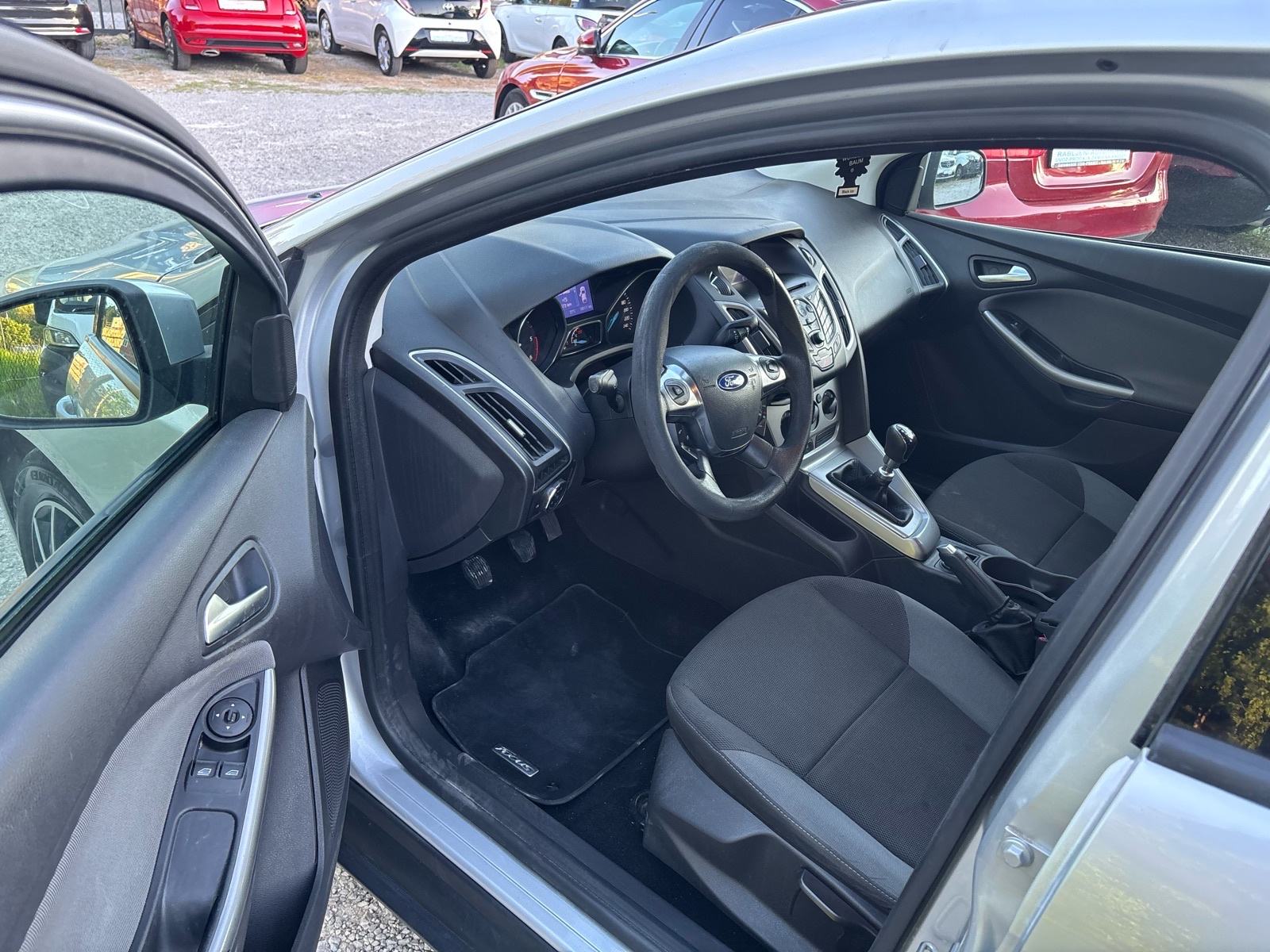 Ford Focus Karavan 1,6 TDCI-KLIMA-NAVI-PDC-MFV-NEMA 5%-KARTICE-36 RATA, fotografija 8