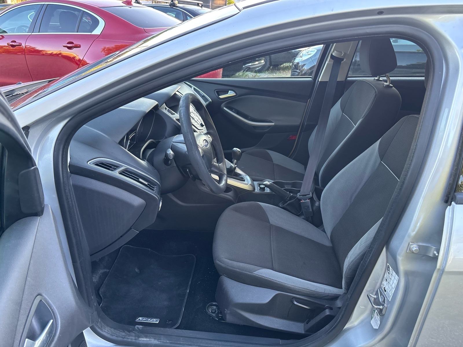 Ford Focus Karavan 1,6 TDCI-KLIMA-NAVI-PDC-MFV-NEMA 5%-KARTICE-36 RATA, fotografija 9