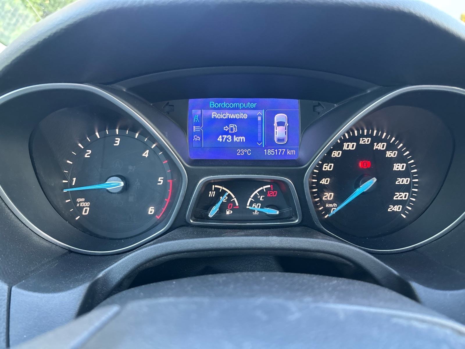 Ford Focus Karavan 1,6 TDCI-KLIMA-NAVI-PDC-MFV-NEMA 5%-KARTICE-36 RATA, fotografija 17