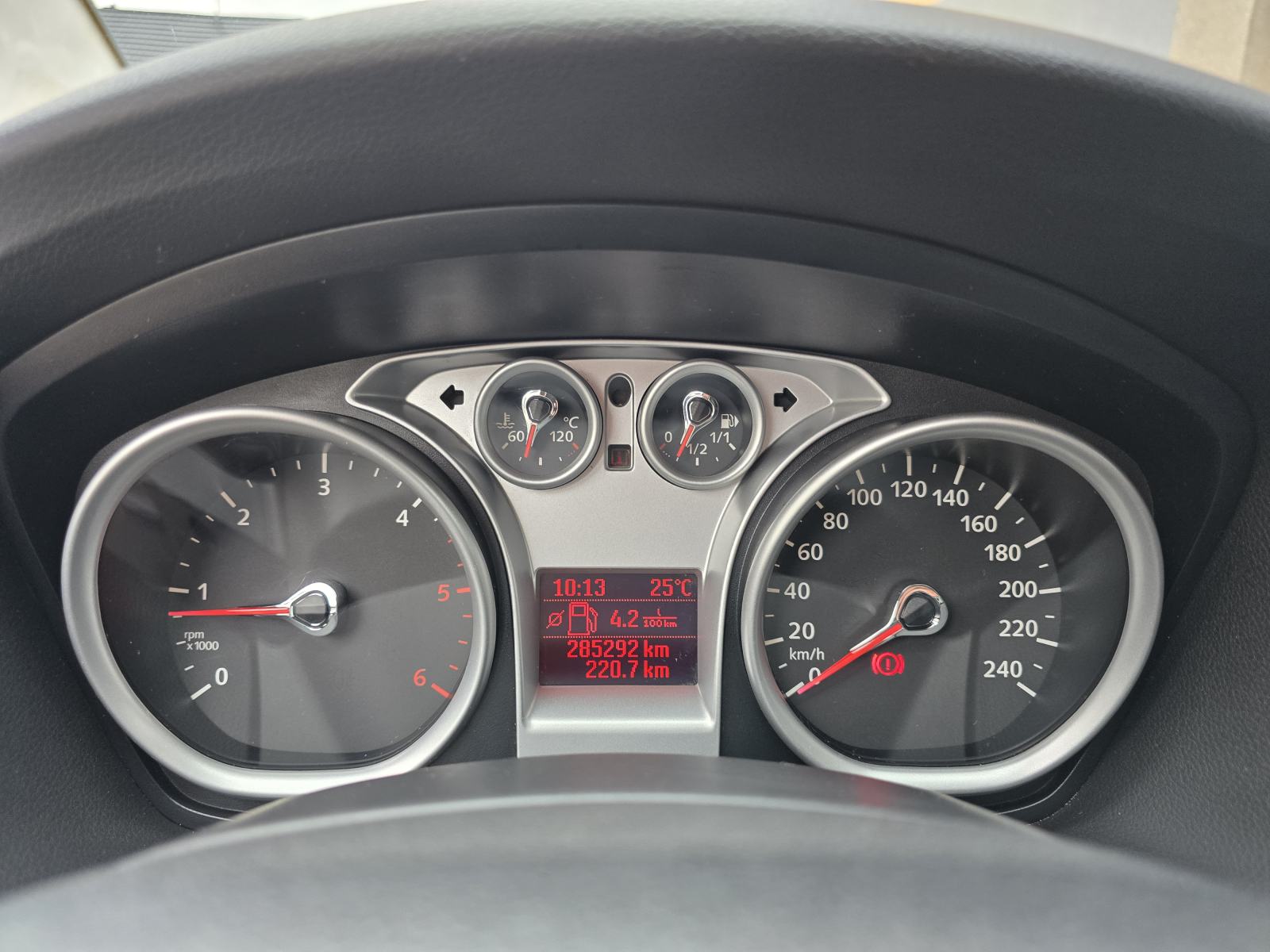 Ford Focus Karavan 1,6 TDCi, KLIMA, PDC, TEMPOMAT, ALU..., fotografija 18