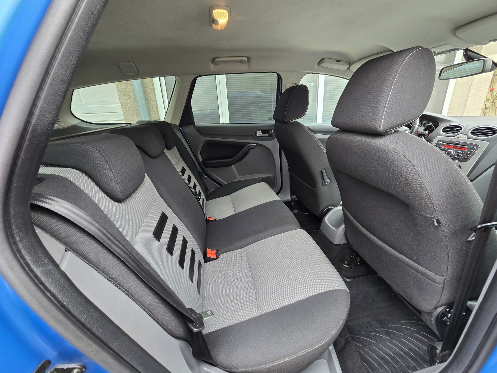 Ford Focus Karavan 1,6 TDCi, KLIMA, PDC, TEMPOMAT, ALU..., fotografija 11