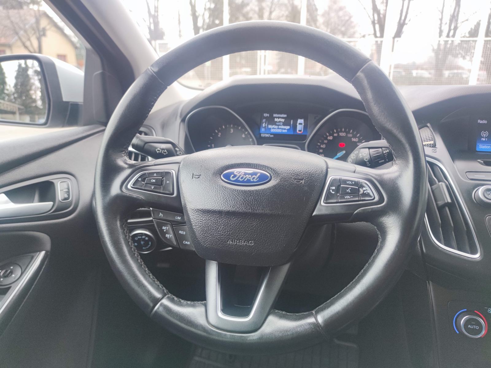 Ford Focus Karavan 1.6 TDCI 6 BRZINA TEMPOMAT PARK PILOT KROM BLUETOOT, fotografija 17