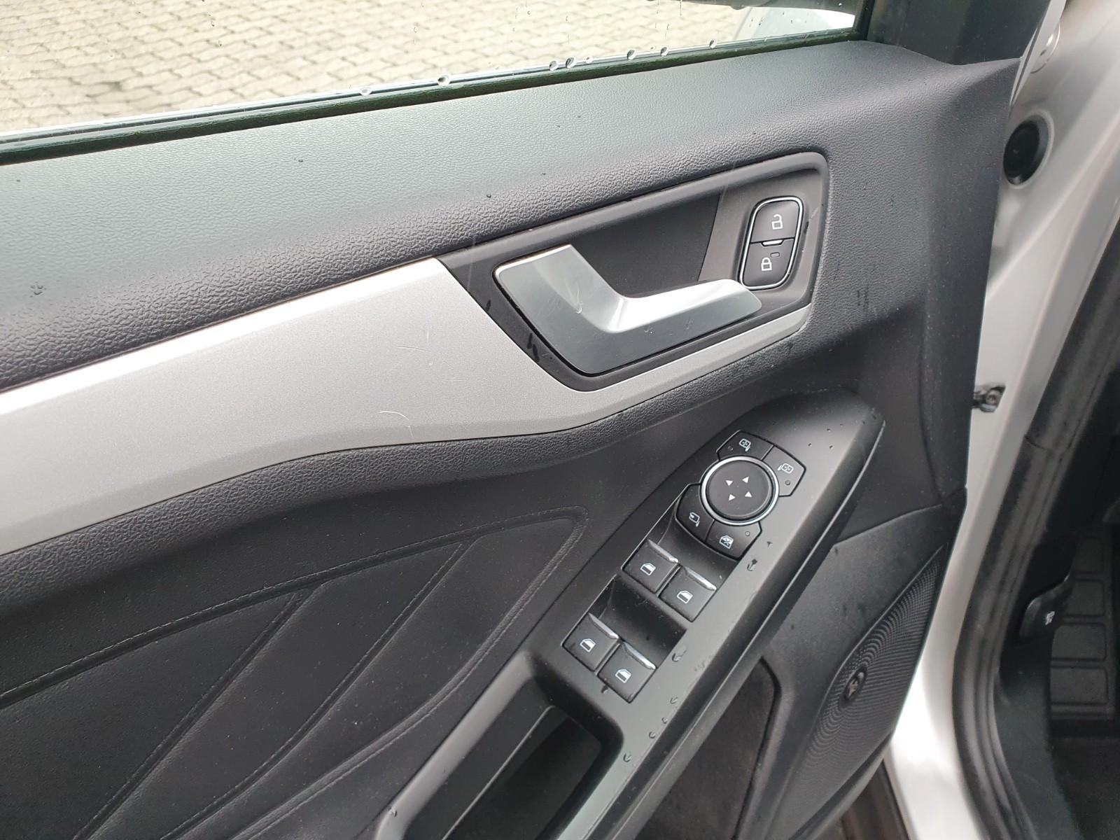 Ford Focus Karavan 2.0 EcoBlue 150KS SPORT SIC. B&O LED NAV APPLE KUKA, fotografija 6