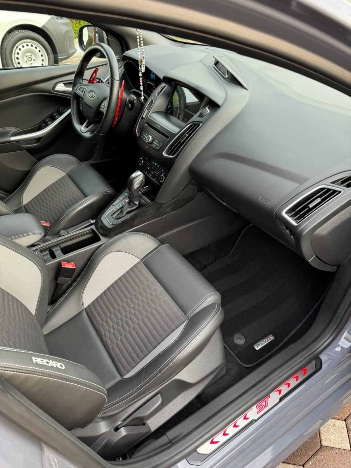 Ford Focus ST 2.0 tdci PERFORMANCE, fotografija 13