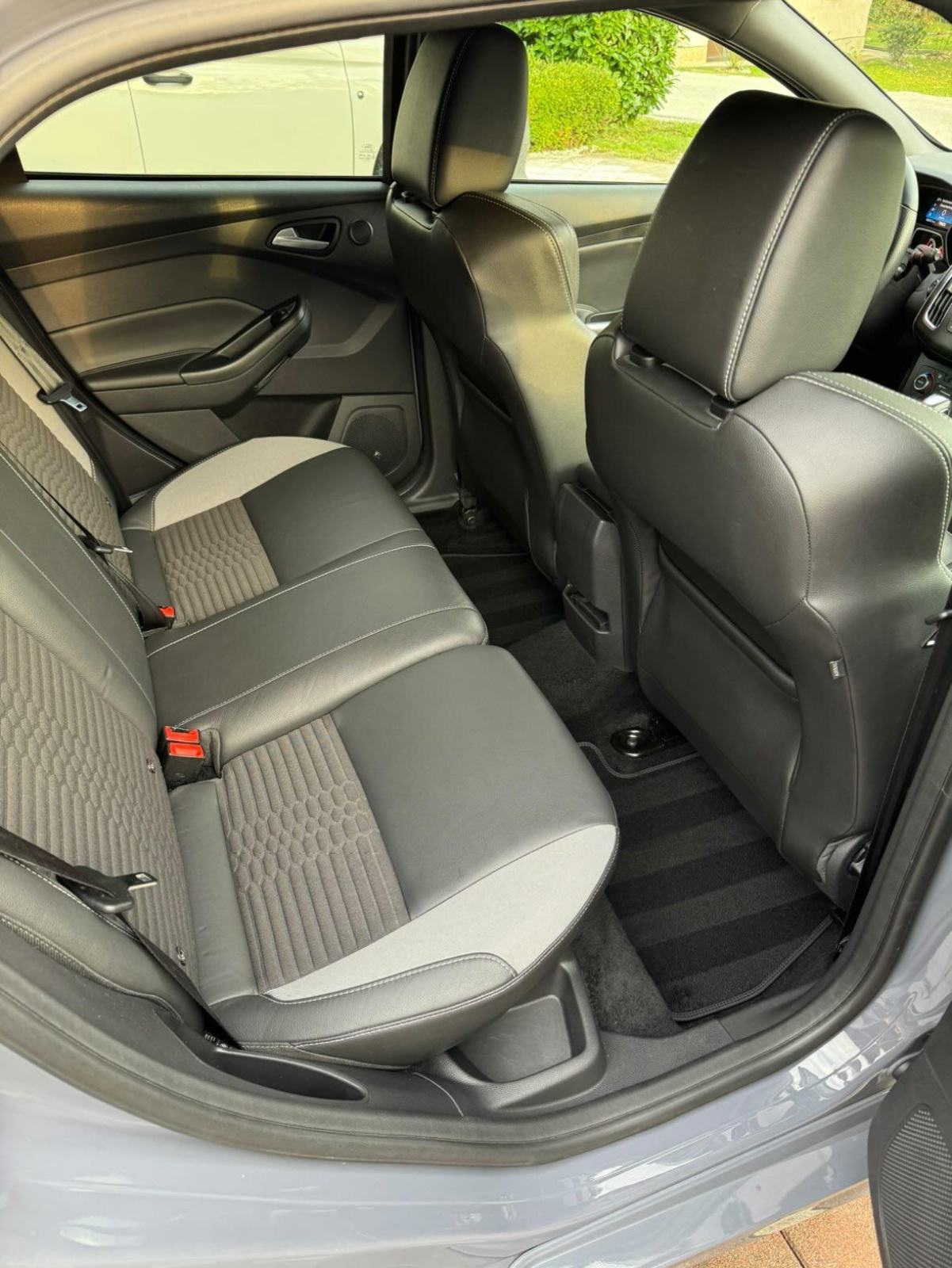 Ford Focus ST 2.0 tdci PERFORMANCE, fotografija 15