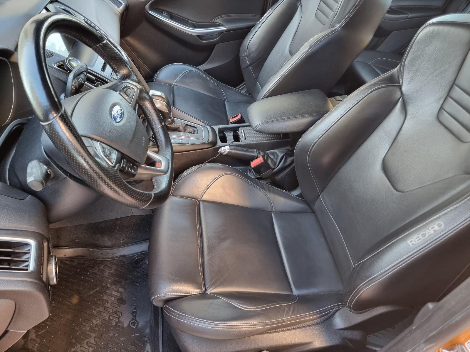 Ford Focus ST 2,0 TDCi, fotografija 9