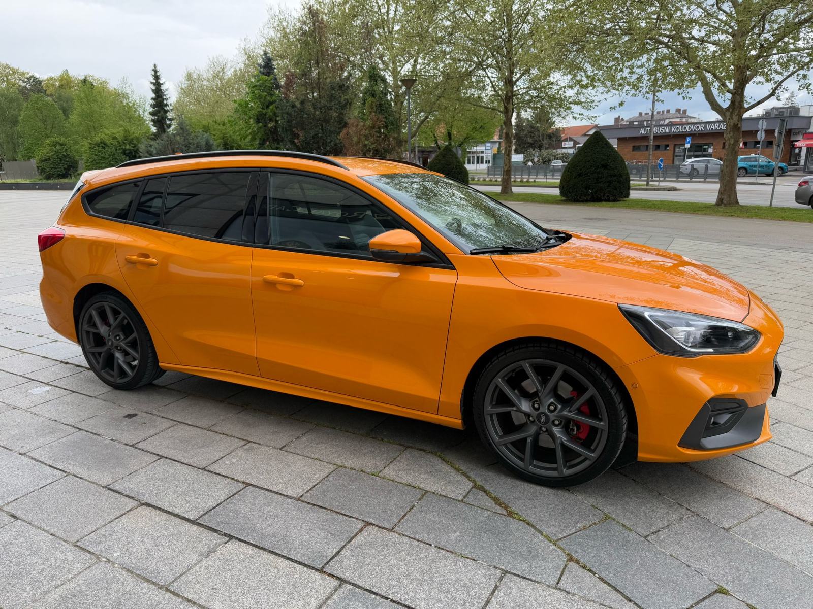 FORD FOCUS ST - KARAVAN - 206 KW - 2020 GOD - LED - TOP STANJE!!, fotografija 6