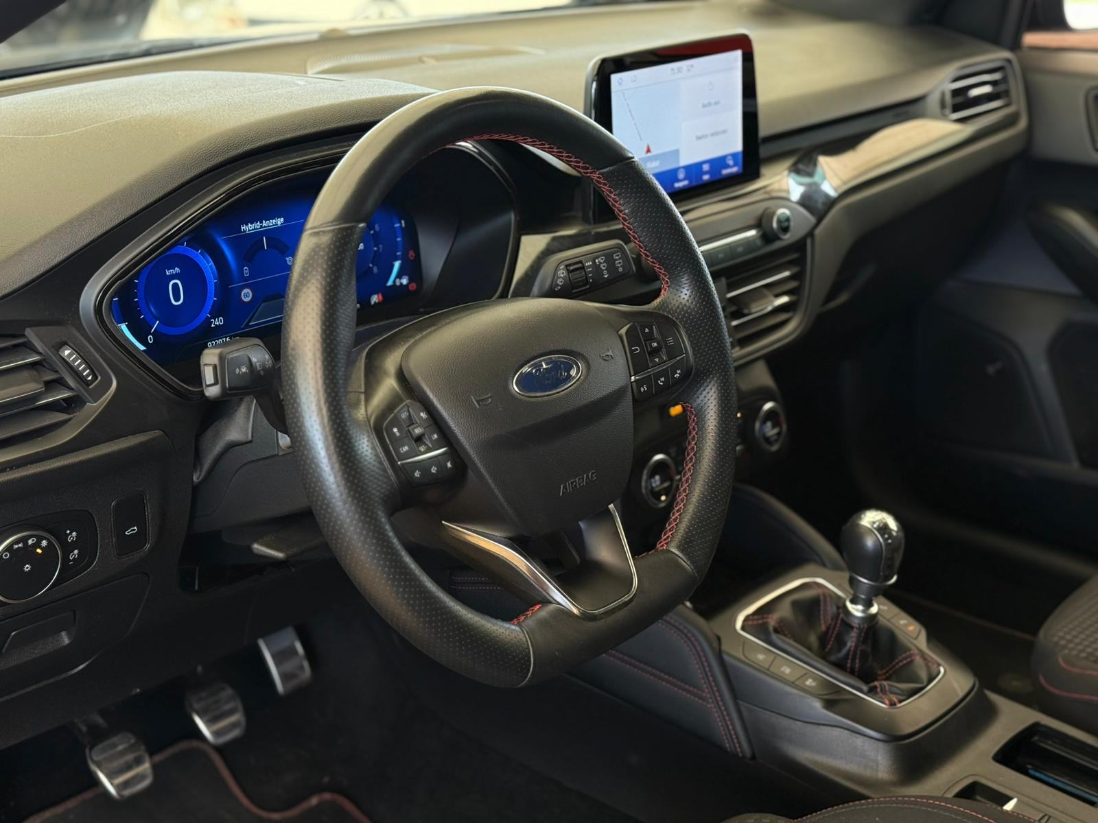 FORD FOCUS ST- line 1.0 EcoBoost Hybrid/benzin, fotografija 17