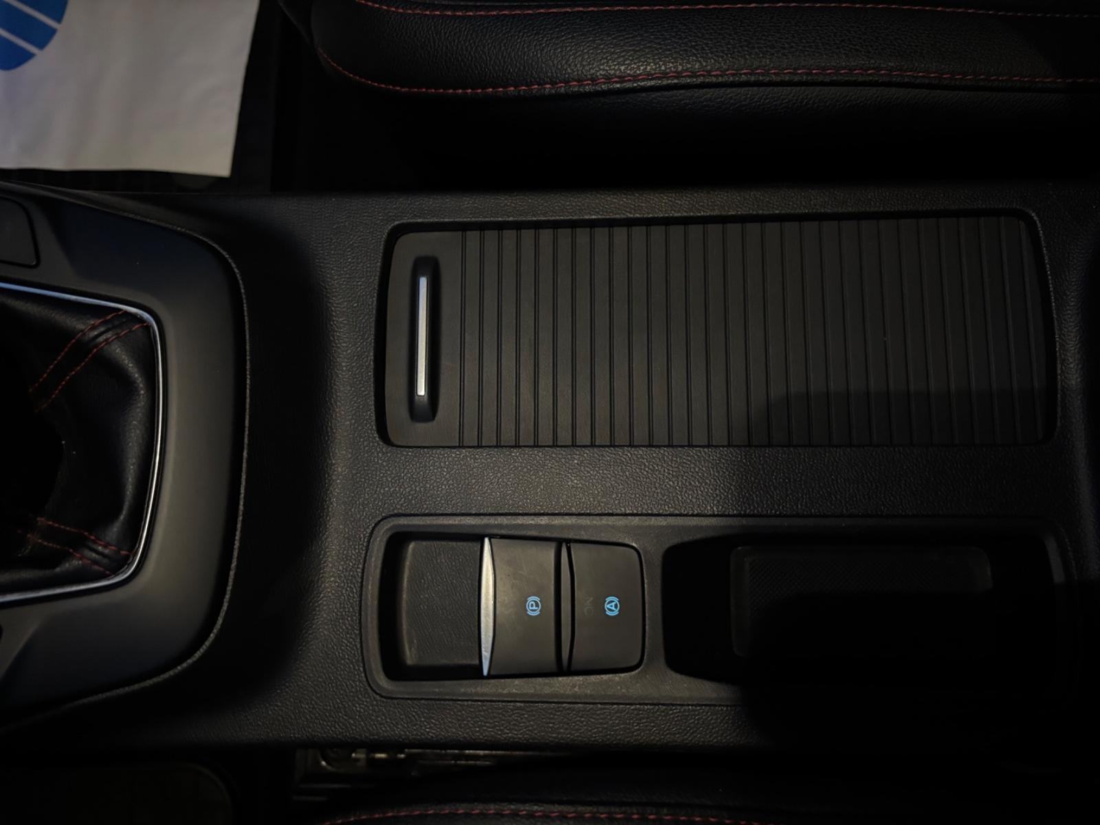 Ford Focus ST-Line 1.5 EcoBoost 182KS B&O LED KAM. Iridium crna MICA, fotografija 14