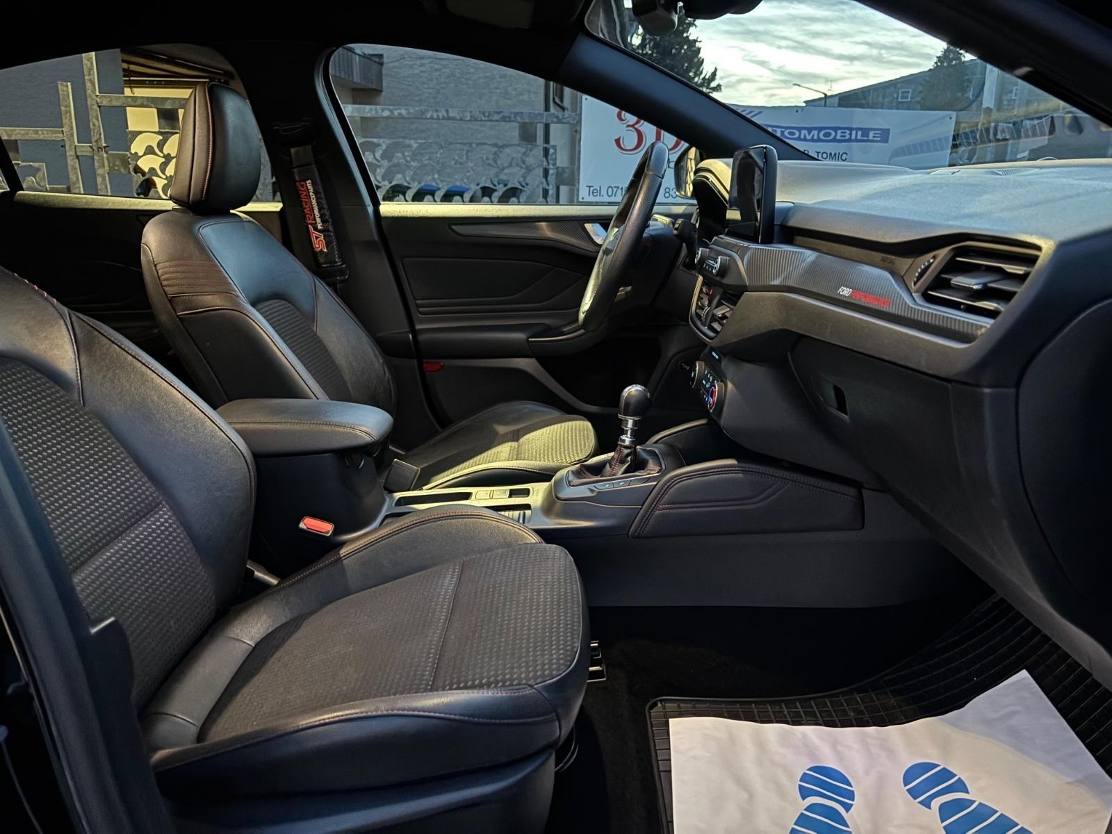 Ford Focus ST-Line 1.5 EcoBoost 182KS B&O LED KAM. Iridium crna MICA, fotografija 15
