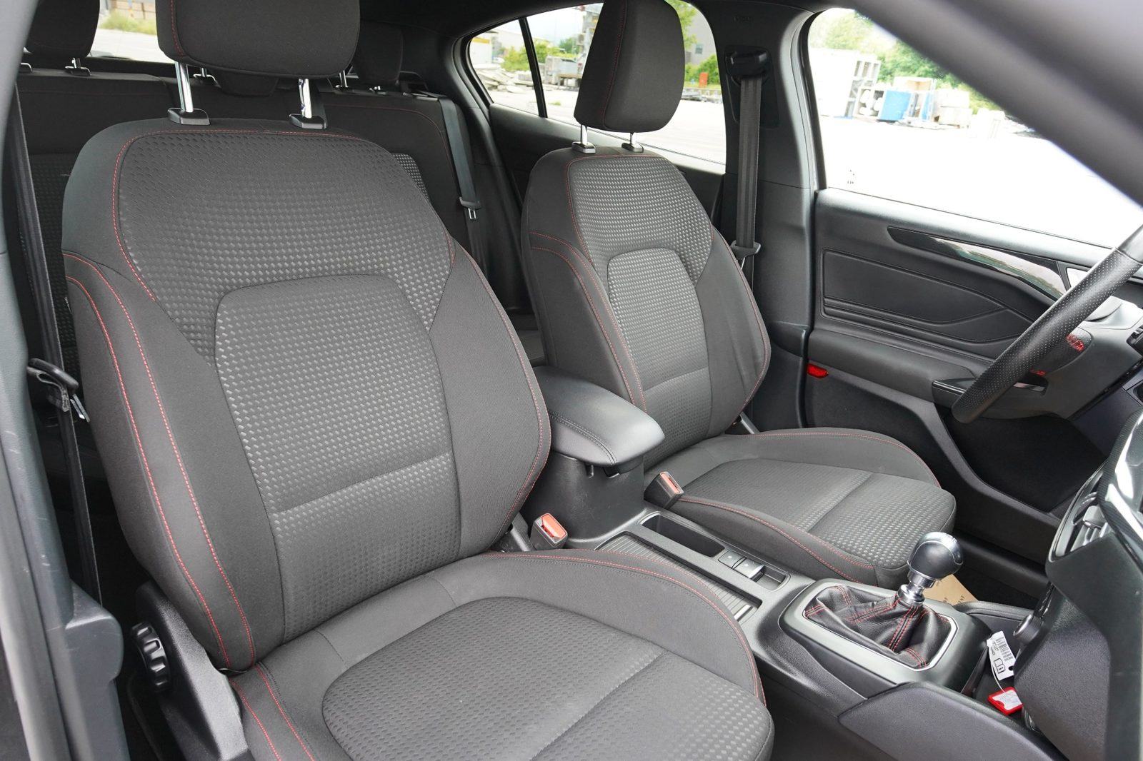 Ford Focus #ST LINE#SERVISNA#JAMSTVO#LEASING BEZ UČEŠĆA#, fotografija 9