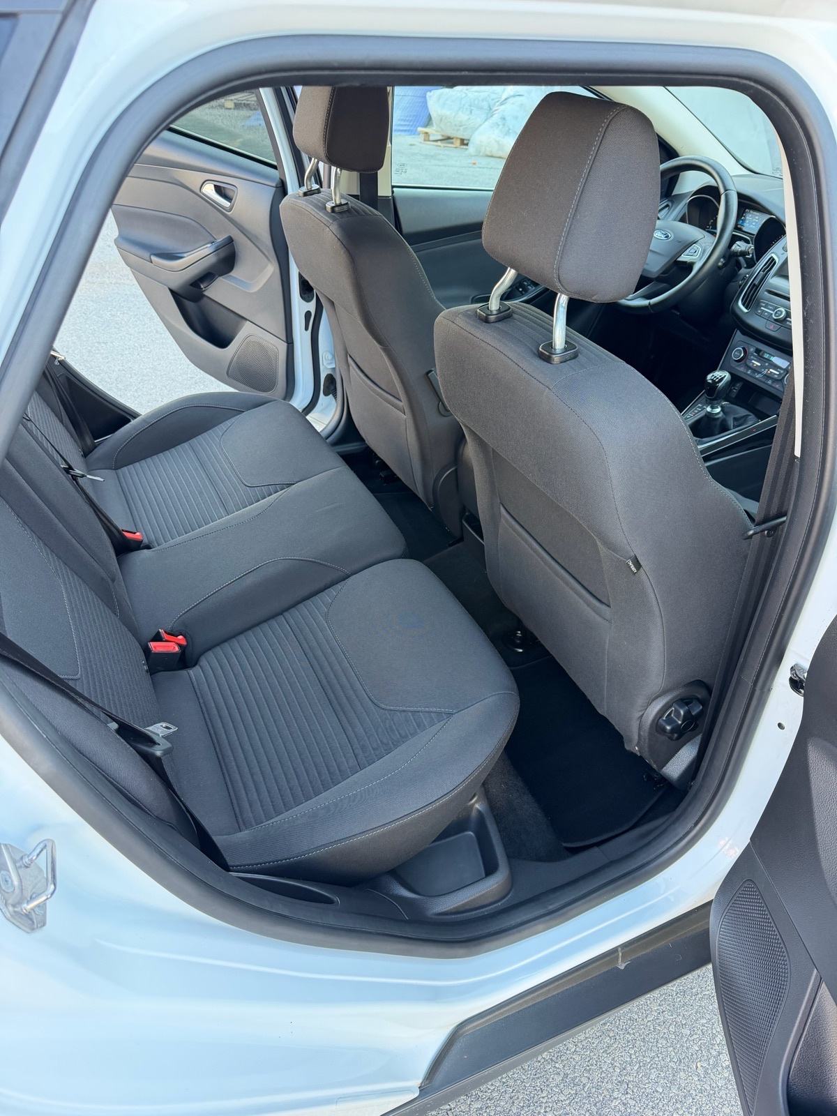 Ford Focus TITANIUM 1,5 TDCi #NAVI #KAMERA #PDC, fotografija 12