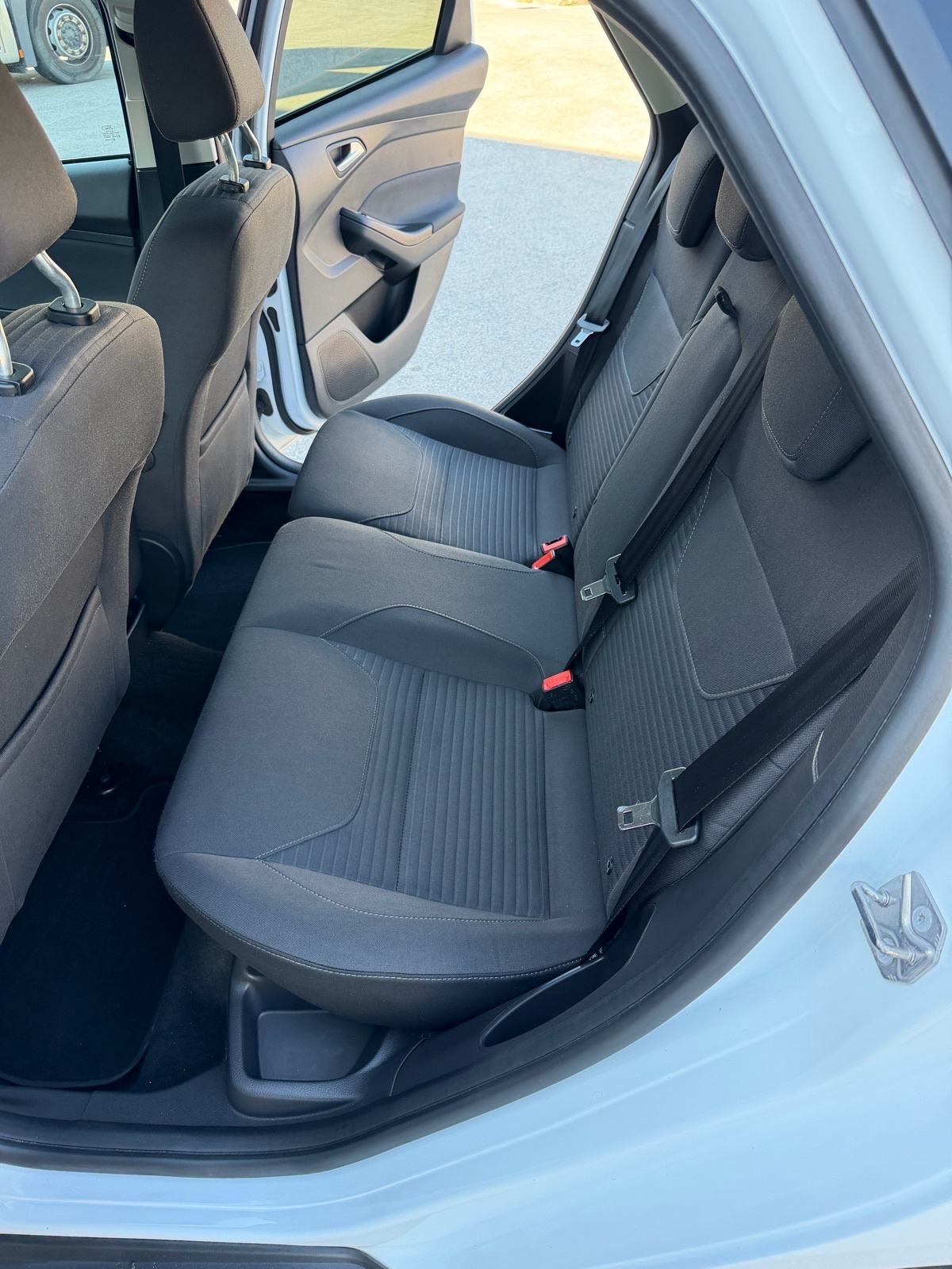 Ford Focus TITANIUM 1,5 TDCi #NAVI #KAMERA #PDC, fotografija 13