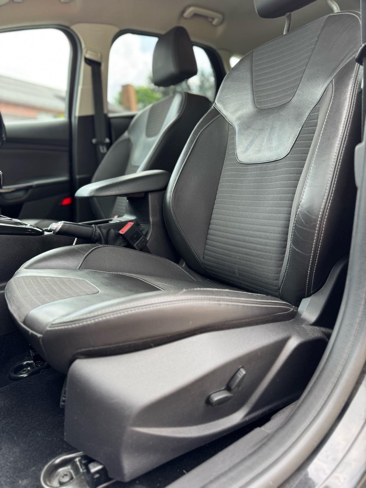 FORD FOCUS TITANIUM!REG.02/27!VELIKI SERVIS!KAO NOV! PRILIKA!, fotografija 16