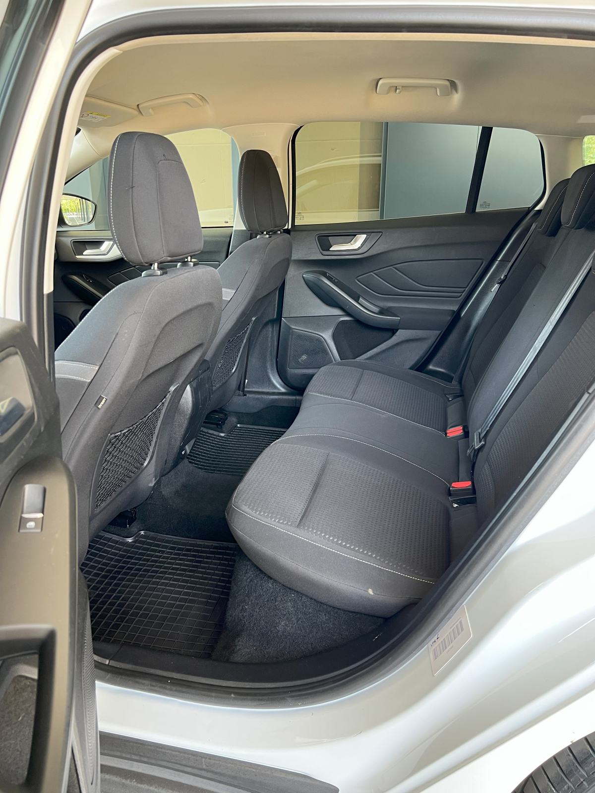 FORD FOCUS IV TURNIER AUTOMATIK EcoBlue Cool&Connect, LED, Radar, Lane, fotografija 14