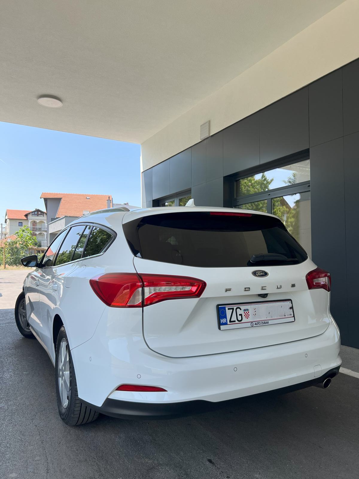 FORD FOCUS IV TURNIER AUTOMATIK EcoBlue Cool&Connect, LED, Radar, Lane, fotografija 7