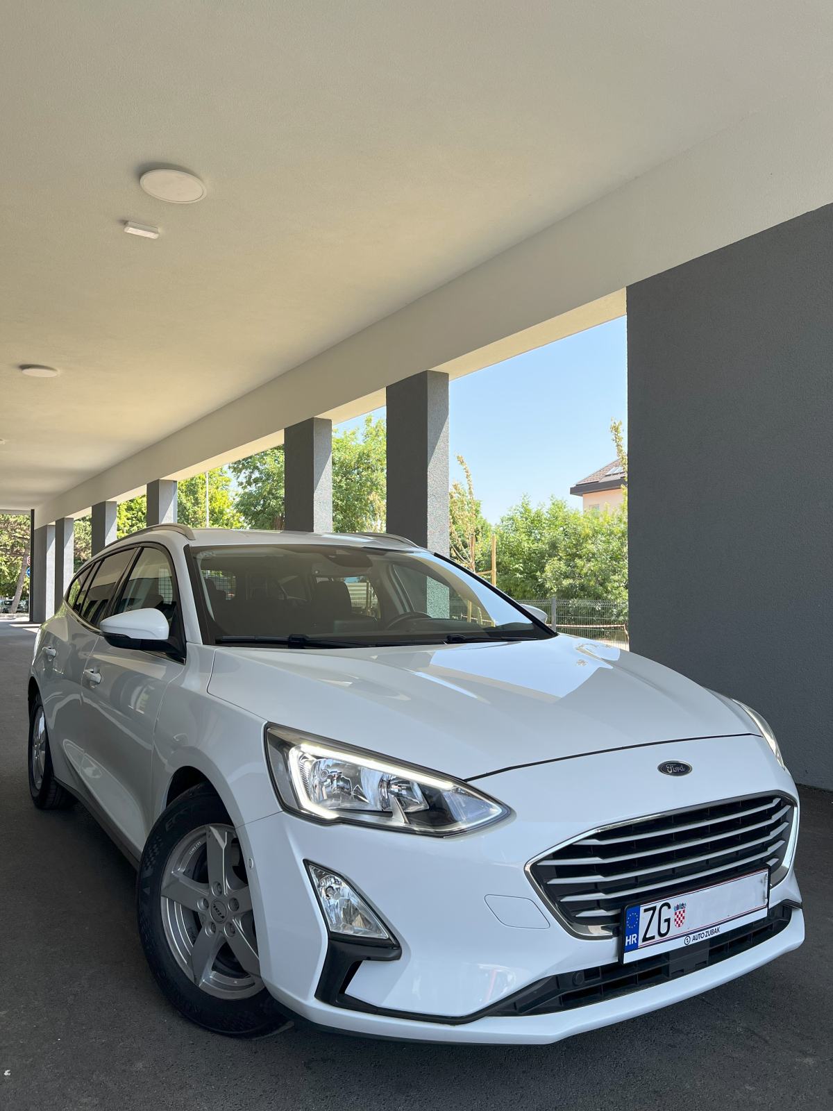 FORD FOCUS IV TURNIER AUTOMATIK EcoBlue Cool&Connect, LED, Radar, Lane, fotografija 10