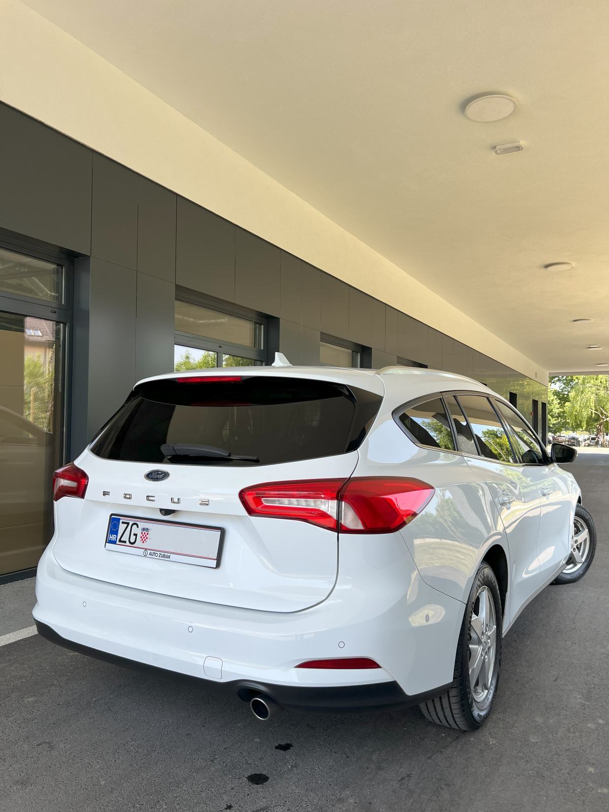 FORD FOCUS IV TURNIER AUTOMATIK EcoBlue Cool&Connect, LED, Radar, Lane, fotografija 5
