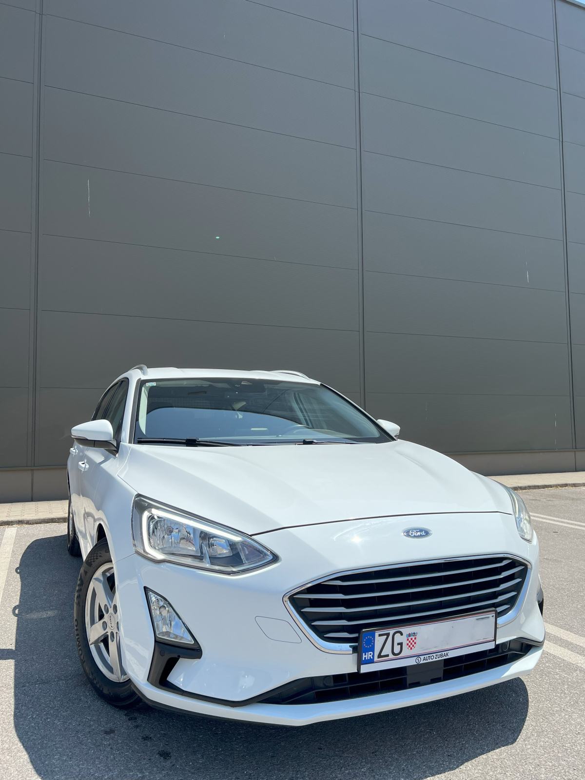 FORD FOCUS IV TURNIER AUTOMATIK EcoBlue Cool&Connect, LED, Radar, Lane, fotografija 19
