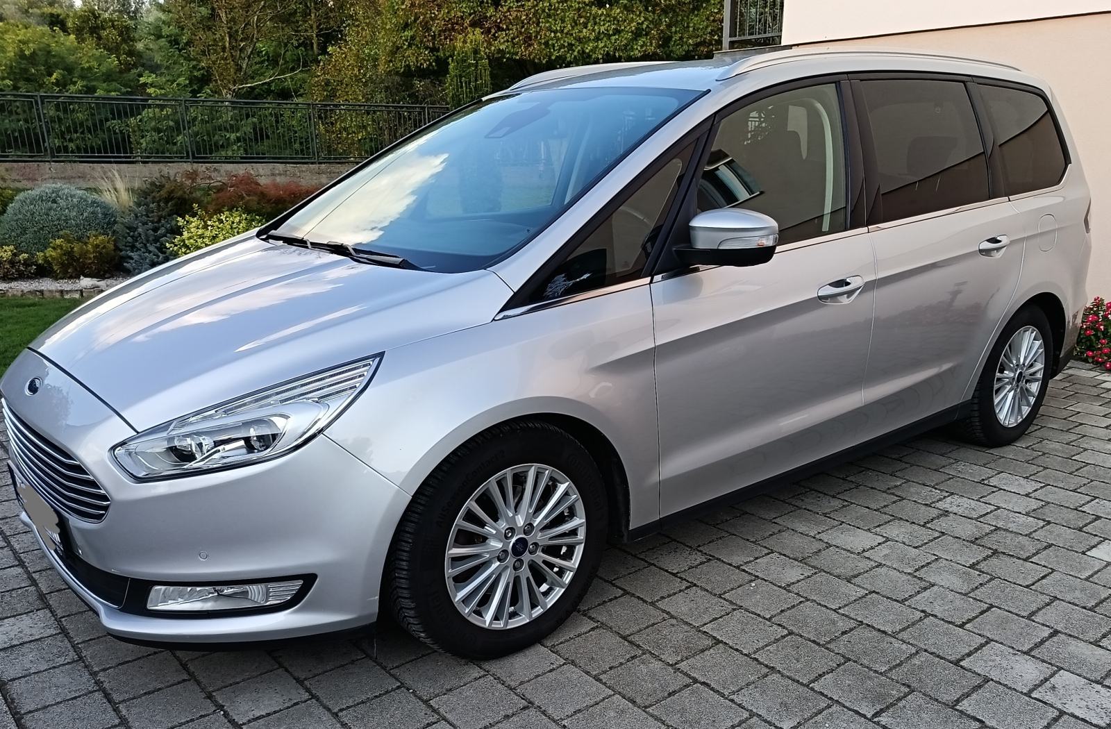 Ford Galaxy 2,0 TDCi, Titanium, automatik, 7 sjedala, fotografija 2