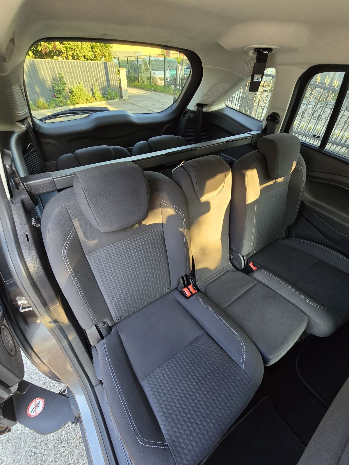 Ford Grand C-Max 1.5 TDCI**TITANIUM**7 SJEDALA**, fotografija 9