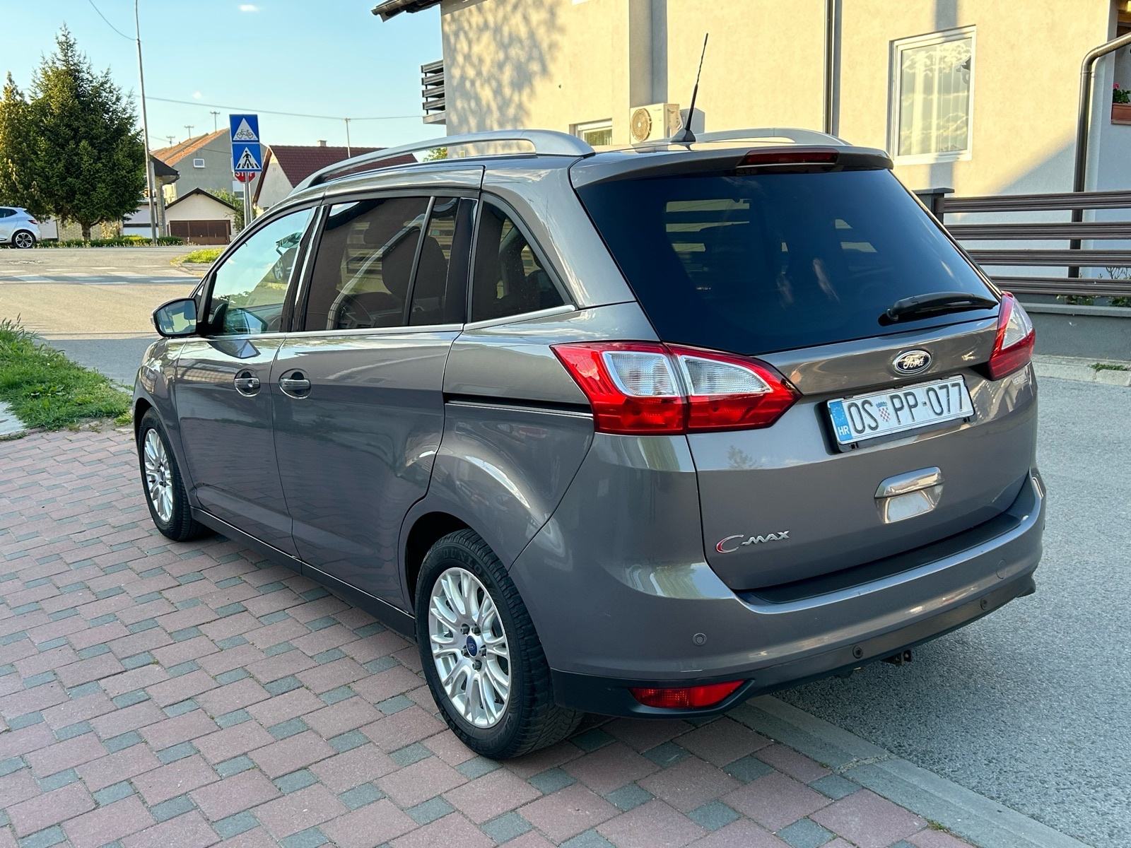 Ford Grand C-Max 1.6 TDCI TITANIUM KOŽA NAVIGACIJA TEMPOMAT NA IME, fotografija 4
