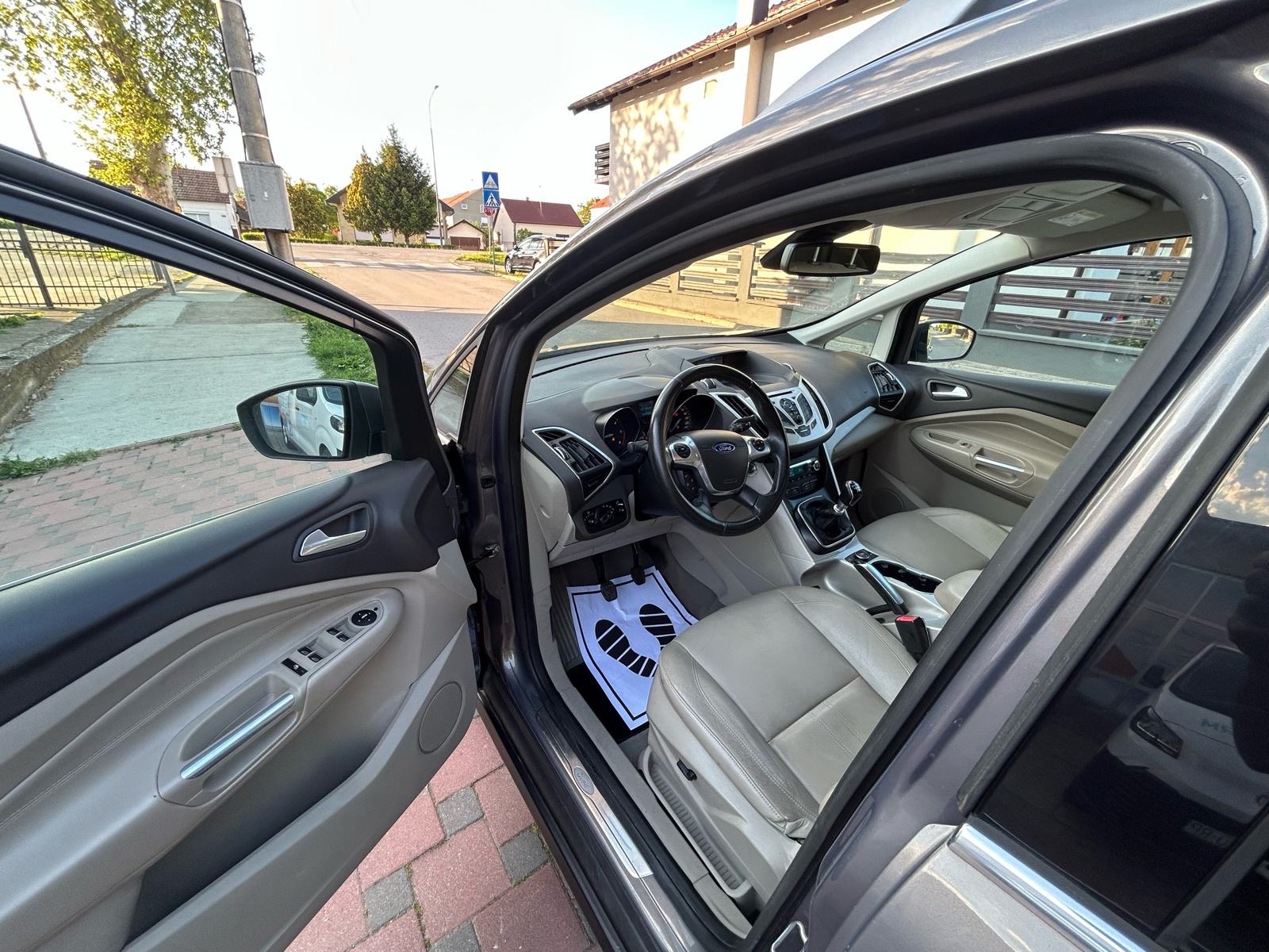 Ford Grand C-Max 1.6 TDCI TITANIUM KOŽA NAVIGACIJA TEMPOMAT NA IME, fotografija 5