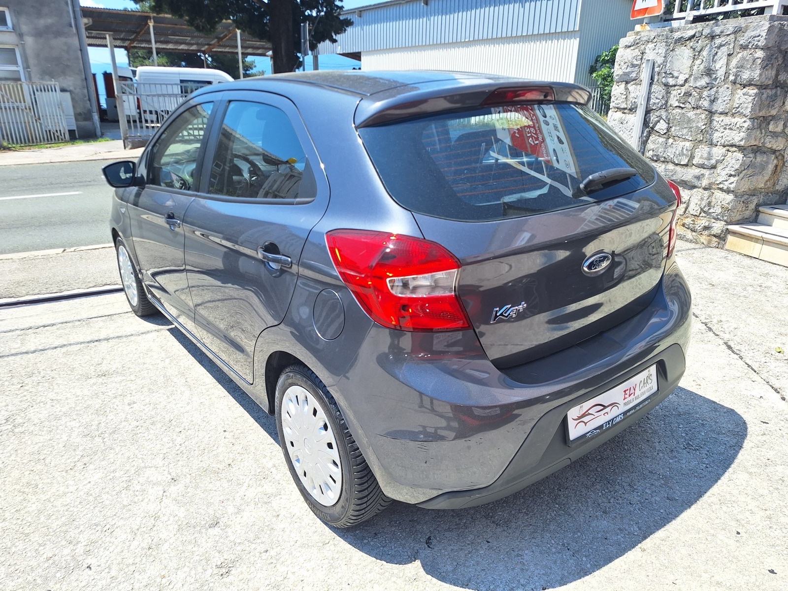 Ford Ka 1,2 70 KS, fotografija 4
