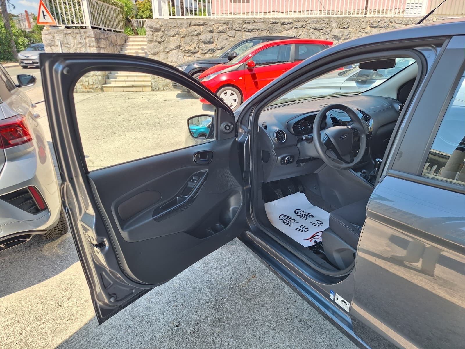 Ford Ka 1,2 70 KS, fotografija 10