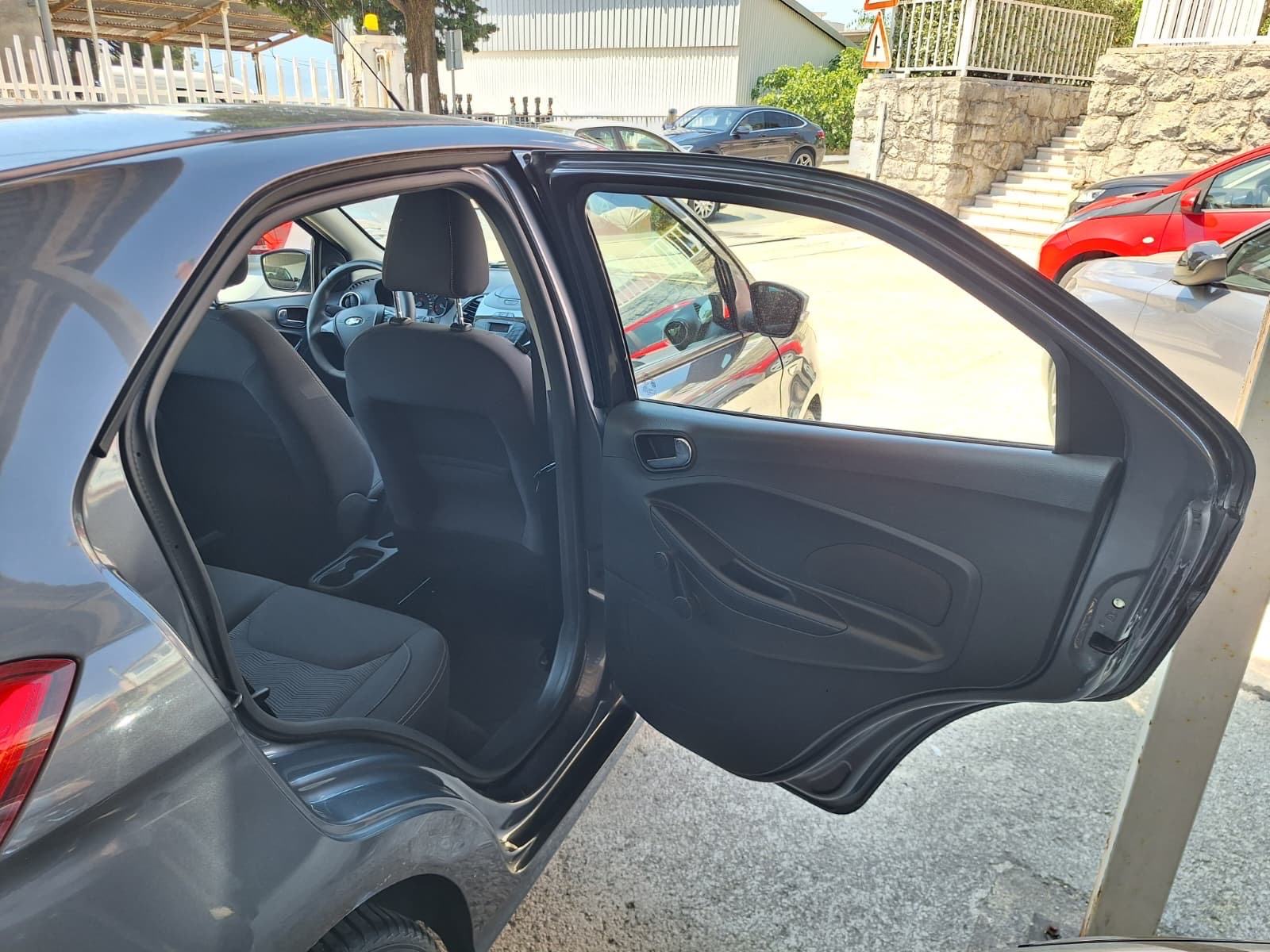 Ford Ka 1,2 70 KS, fotografija 17