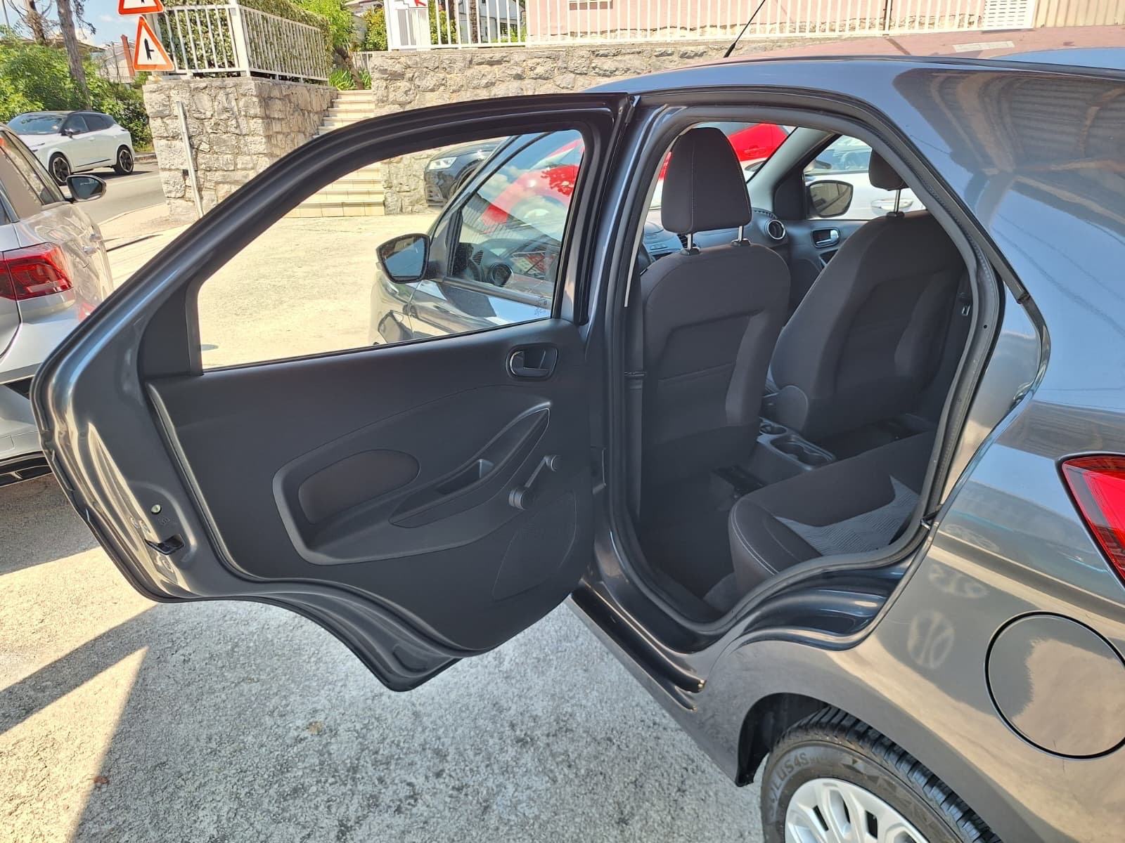 Ford Ka 1,2 70 KS, fotografija 18