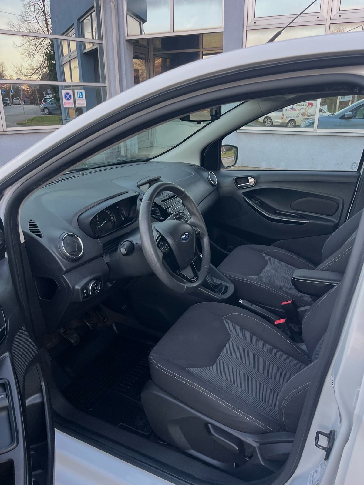 Ford Ka+ 1,2benz(EURO 6) SAMO 99700 km “PRVI VLASNIK” zamjena/kartice, fotografija 7