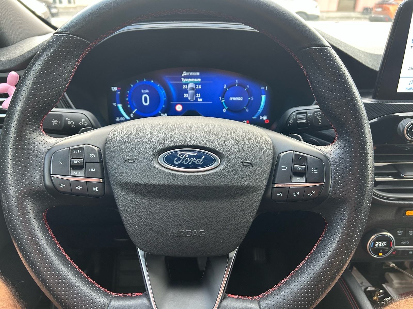 Ford Kuga 1,5 EcoBlue automatik, fotografija 13