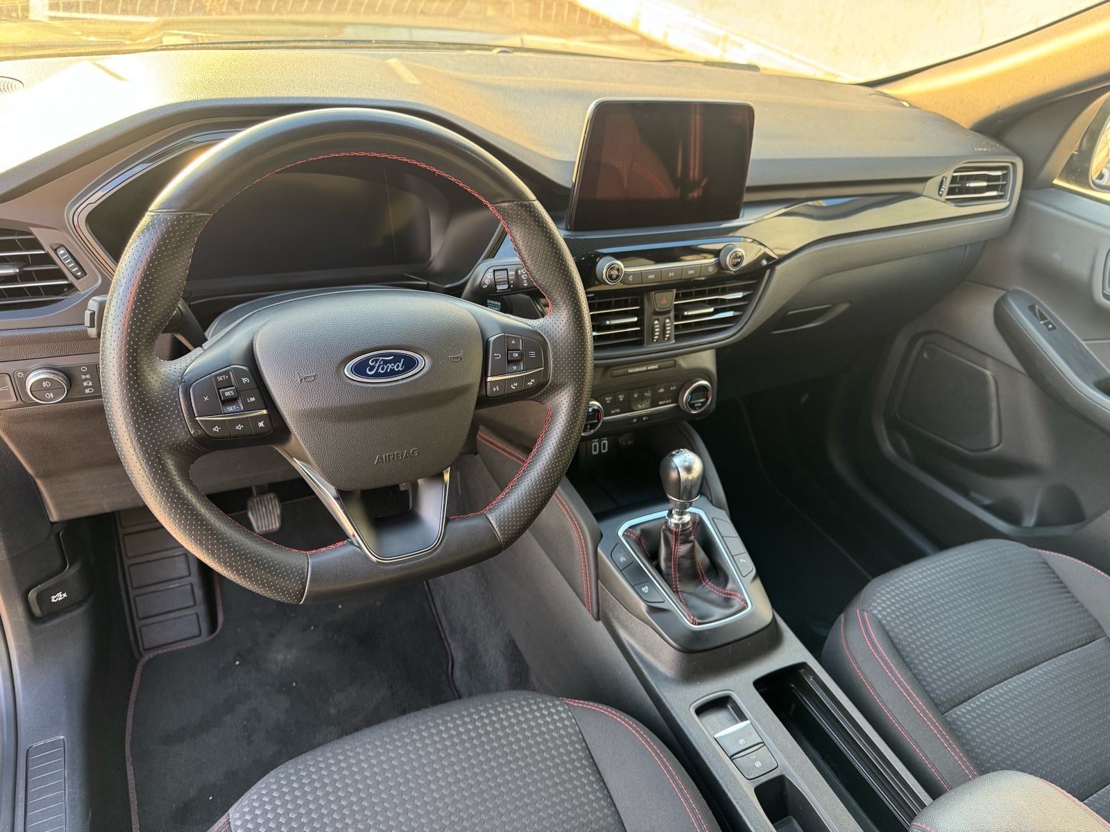 Ford Kuga 1,5 EcoBlue, ST Line, servis, jamstvo, fotografija 10