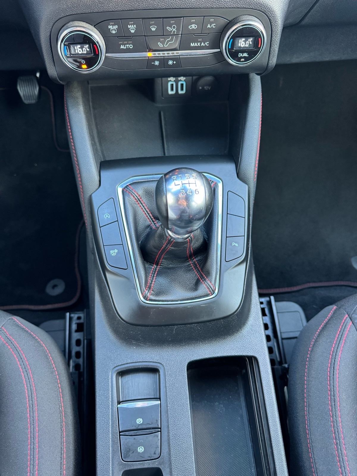Ford Kuga 1,5 EcoBlue, ST Line, servis, jamstvo, fotografija 15