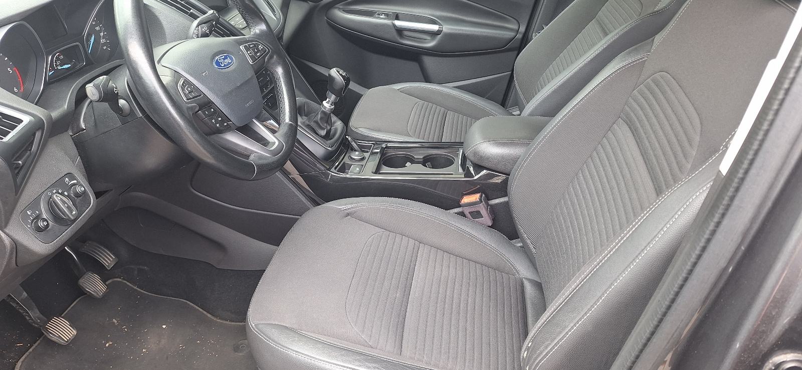 Ford Kuga 1,5, fotografija 7