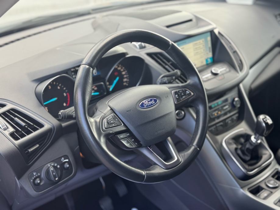 Ford Kuga 1,5 TDCI 120 KS, fotografija 12