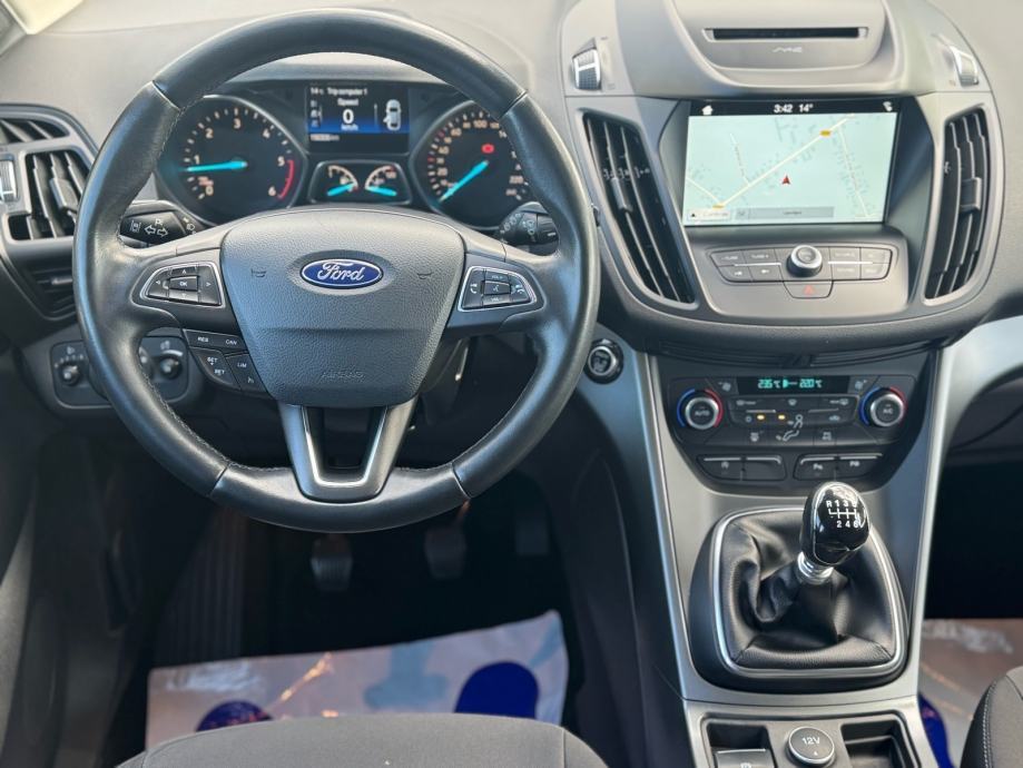 Ford Kuga 1,5 TDCI 120 KS, fotografija 13